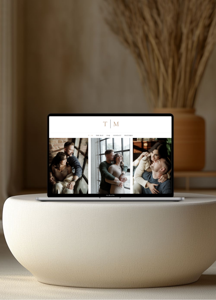 esküvői weboldal készítés egyedi